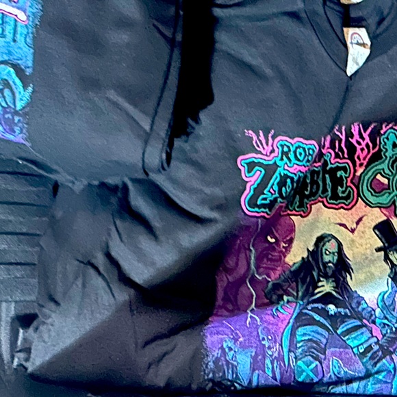 Rob Zombie & Alice Cooper Freaks on Parade2023 Tour Merch Shirt - Picture 8 of 11